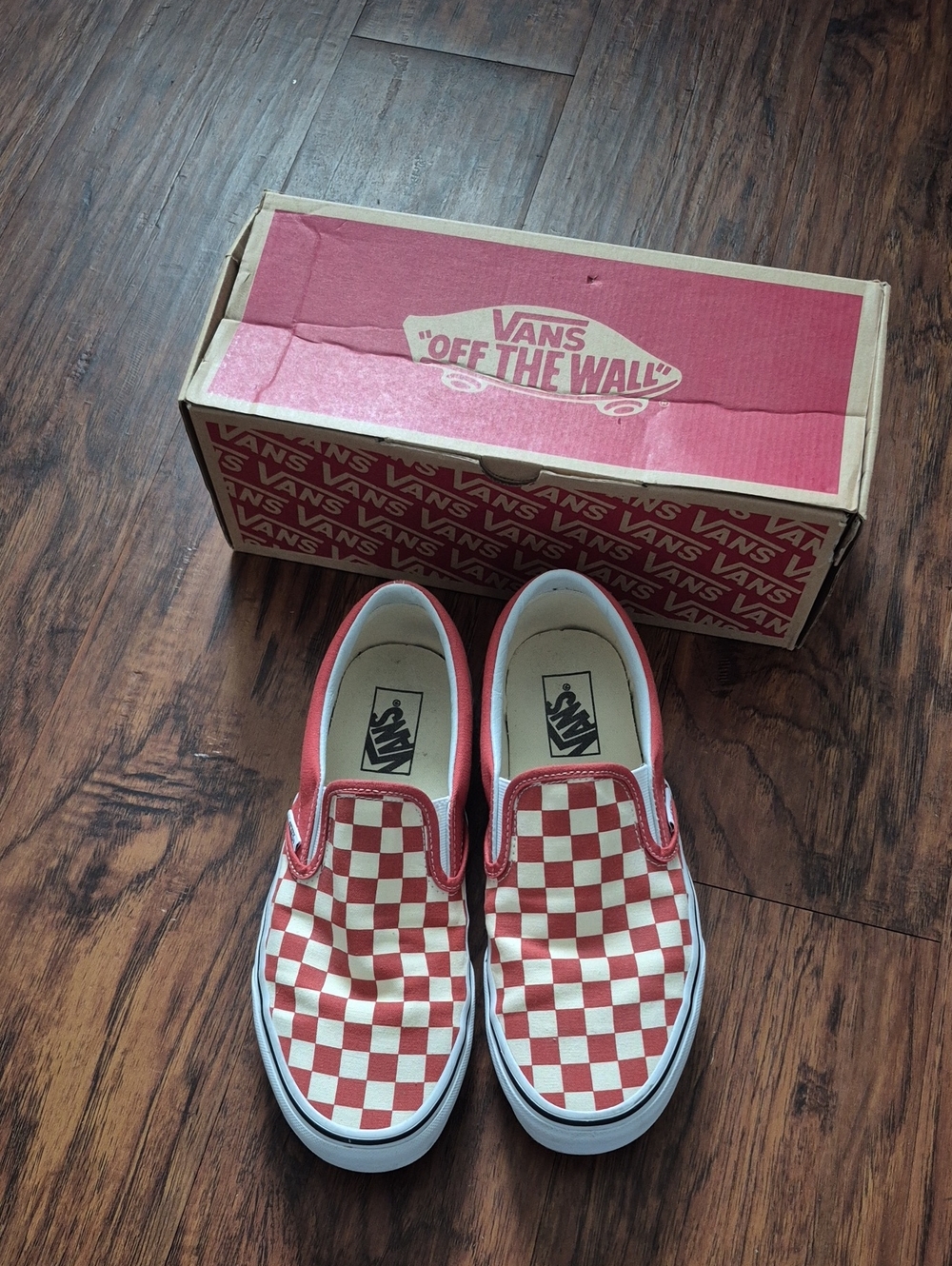 Vans Mens Slip-On Checkerboard Sneakers in Red and White